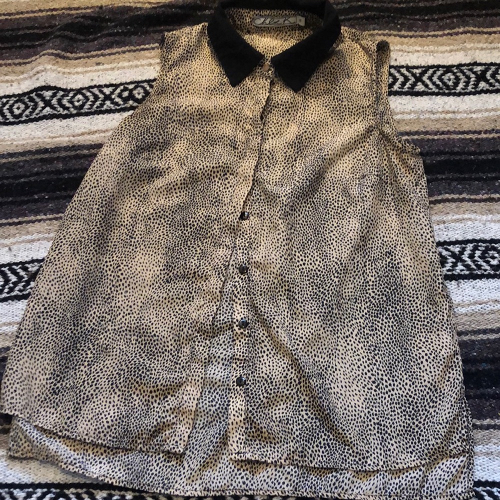 Vintage Leopard Print Sleeveless Button Down small